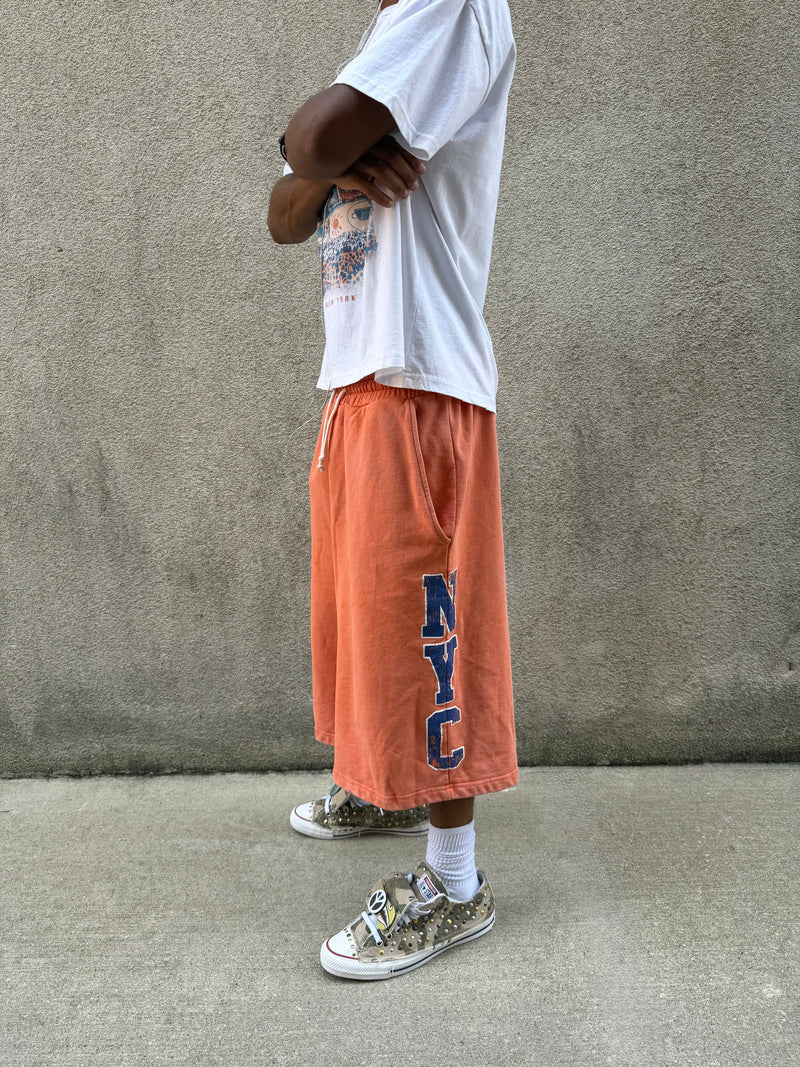 "NYC” BAGGY SWEATSHORTS